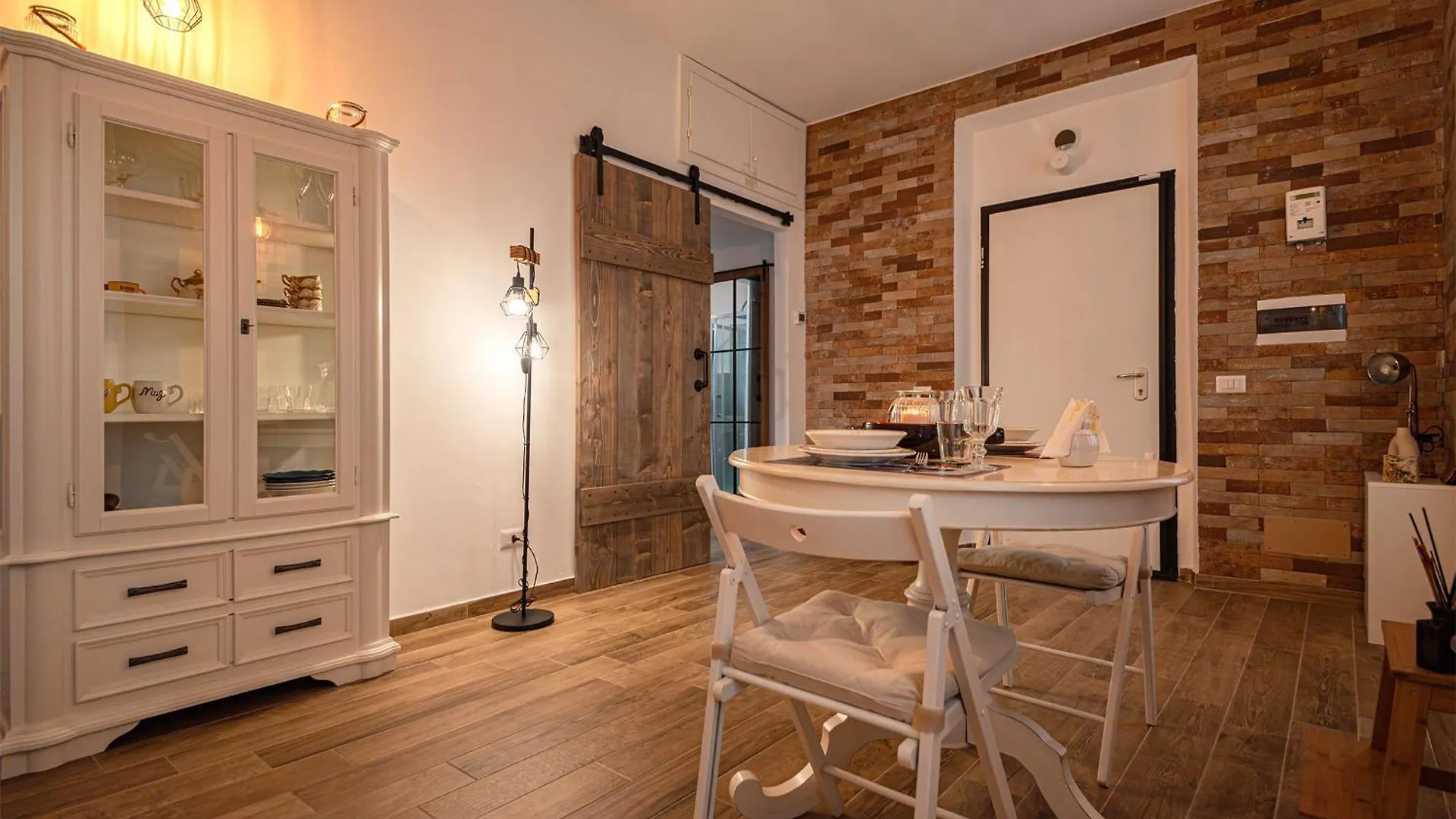 Ideal Rent - Catullo 9 Milano 0*,